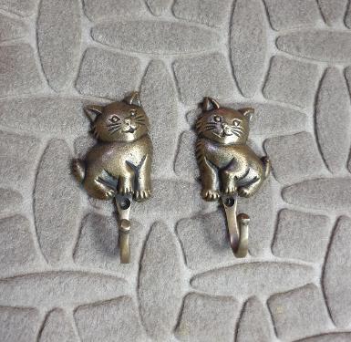 Brass Hook 2 cat Item Code U.158 price/set size wide 36 mm long 82 mm.